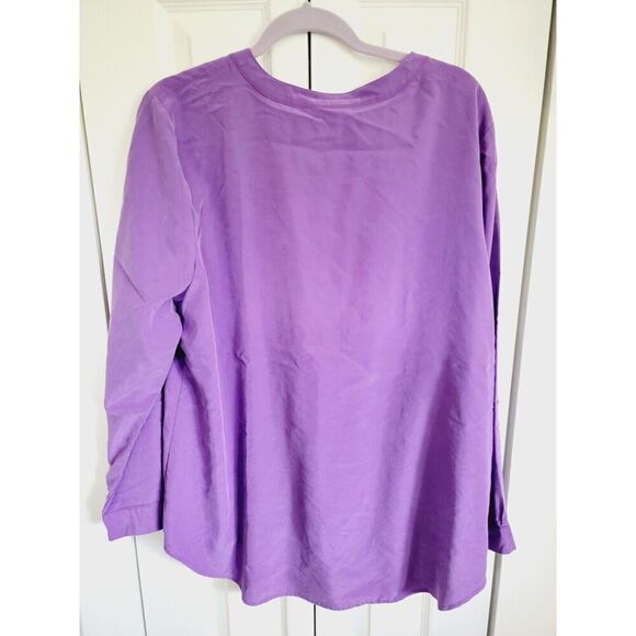 Chico's 3 Purple Button Front Top Shirt Feels Like Satin Pull Tab Slvs Pockets - Picture 2 of 5